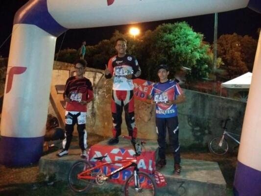 No total, 40  pilotos participaram no evento (Foto: Divulgação)