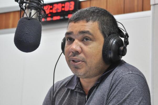 O relator do orçamento deputado Soldado Sampaio, do PCdoB (Foto: Diane Sampaio/Folha BV)