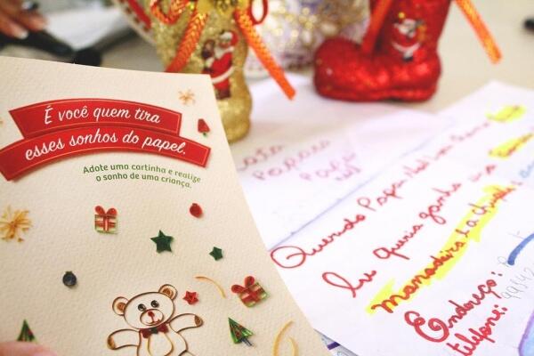 Na papelaria as cartas já estão disponíveis para a adoção (Foto: Priscilla Torres/Folha BV)