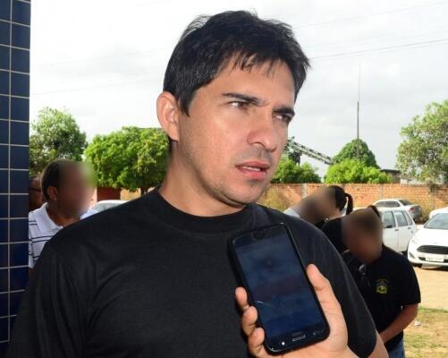 Presidente do Sindpol, Leandro Almeida, ressalta que mobilização quer maior resposta do Governo sobre pagamento de salários (Foto: Nilzete Franco/Folha BV)