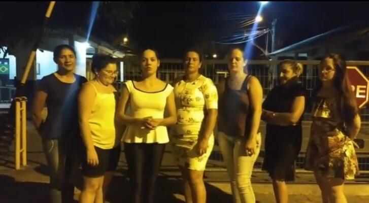 O vídeo em agradecimento a generosidade da população foi gravado na entrada do 1º BPM (Foto: Divulgação)