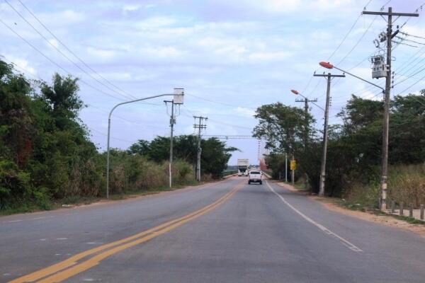 Segundo a Polícia, os suspeitos foram vistos em alta velocidade em direção à Ponte dos Macuxi, sentido município do Cantá (Foto: Diane Sampaio/Folha BV)