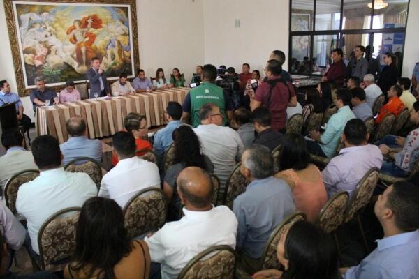Diversas autoridades estiveram presentes durante o evento, no Palácio Senador Hélio Campos (Foto: Diane Sampaio/Folha BV)