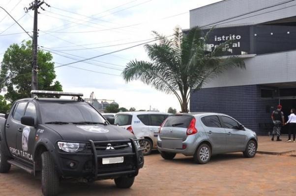 O caso foi registrado na Central de Flagrantes do 5º DP (Foto: Diane Sampaio/Folha BV)