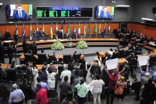 A votação que elegeu a nova mesa diretora da ALE-RR foi realizada na manhã desta terça-feira, 1º (Foto: Priscilla Torres/Folha BV)