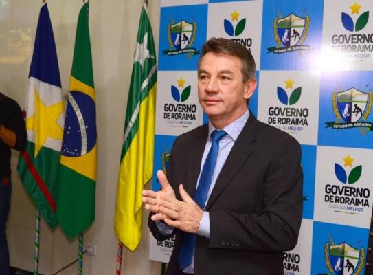 Anúncio do pagamento foi feito pelo próprio governador, Antonio Denarium, durante posse dos secretários, em 4 de janeiro (Foto: Nilzete Franco/Folha BV)