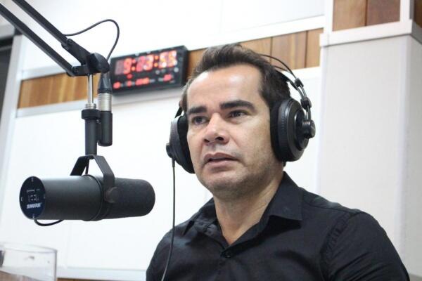 ‘Vamos intensificar o atendimento via agendamento pela Internet, por meio de aplicativo, no sentido de diminuir as longas filas’, afirmou Stélio Dener (Foto: Diane Sampaio/Folha BV)