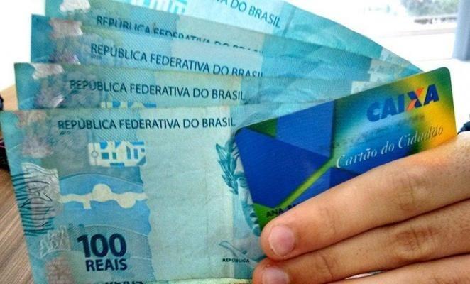O valor do benefício é proporcional ao tempo trabalhado formalmente em 2017 (Foto: Agência Brasil)