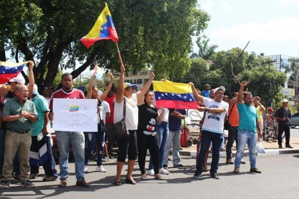 Embora Roraima faça fronteira com a Venezuela, diversos imigrantes optaram por se concentrar no Centro de Boa Vista durante os protestos (Foto: Priscilla Torres/Folha BV)
