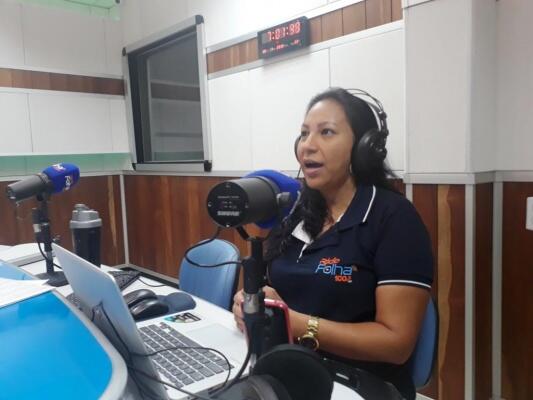 O programa Bom Dia Roraima é apresentado pela radialista Mariangela Marinho (Foto: Minervaldo Lopes/Folha BV)