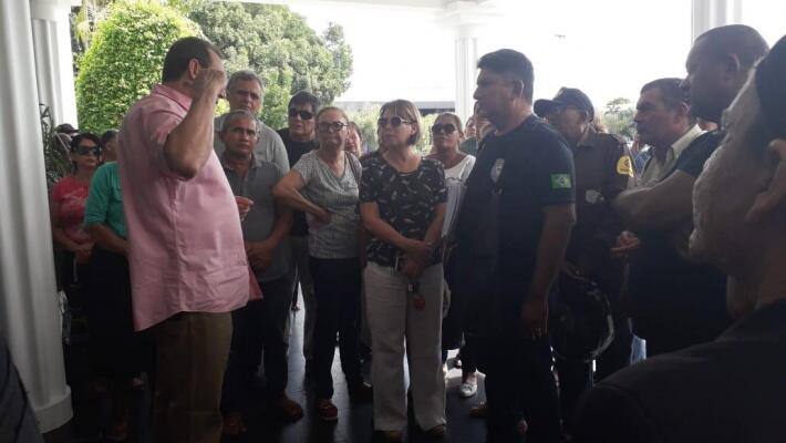 Servidores protocolaram documento que pede a montagem de comissão do Governo que vai acompanhar enquadramento (Foto: Divulgação)