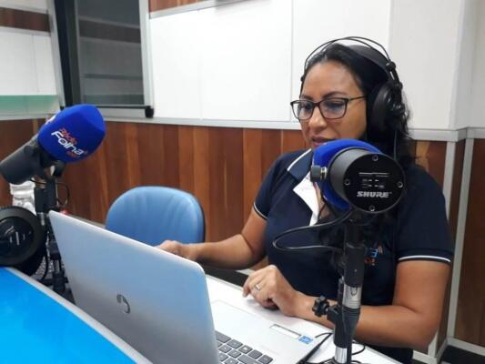 O programa Bom Dia Roraima é apresentado pela radialista Mariangela Marinho (Foto: Minervaldo Lopes/Folha BV)