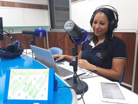 O programa Bom Dia Roraima é apresentado pela radialista Mariangela Marinho (Foto: Minervaldo Lopes/Folha BV)