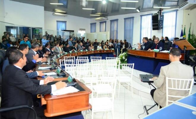 Peritos do Instituto de Identificação foram homenageados durante retorno das sessões da Câmara de Boa Vista, na manhã de ontem, 5 (Foto: Nilzete Franco/Folha BV)