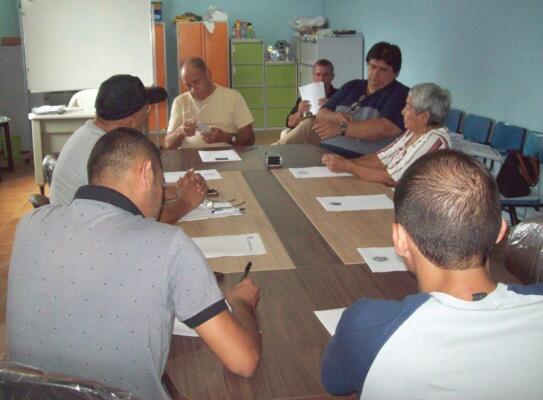 Os dirigentes vão analisar a proposta em reunião na sede da FRF (Foto: Divulgação/FRF)