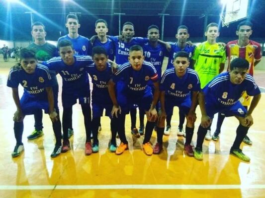 A garotada Sub-17 está em quadra no primeiro compromisso da história do clube (Foto: Divulgação/Sporting Roraima)
