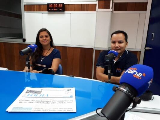 O Jornal da 100.3 é apresentado pelos jornalistas Ana Gabriela Gomes e Natanael Vieira (Foto: Néia Dutra/Folha BV)