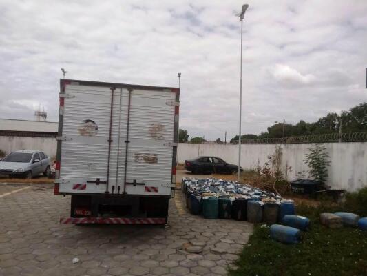 Todo o produtos foram levados para a sede do 4º Distrito Policial (Foto: Divulgação/Cipa)
