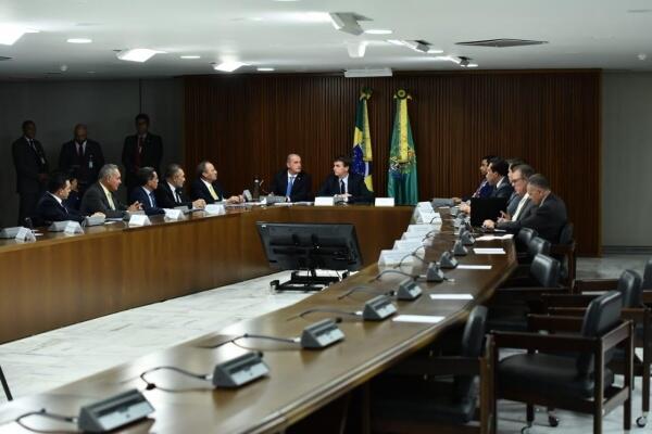 Jair Bolsonaro (PSL) recebeu integrantes da bancada federal de Roraima para anunciar início das obras do Linhão de Tucuruí (Foto: Divulgação)