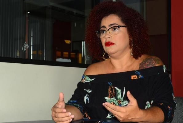 Para a socióloga Carla Domingues, especialista em segurança pública, é preciso que haja uma combinação entre amizades para que se forme um grupo de proteção ao saírem nas ruas (Foto: Nilzete Franco/Folha BV)