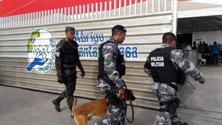 Durante a operação foi realizado o trabalho de varredura com os Cães de Faro. (Foto: Divulgação)