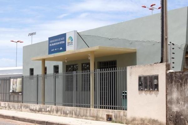 Usuários e funcionários temem que estrutura caia (Foto: Priscilla Torres/ FolhaBV)