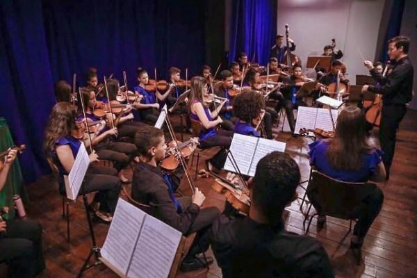 Para assistir o evento, é preciso retirar os ingresso na bilheteria do teatro antecipadamente (Divulgação)