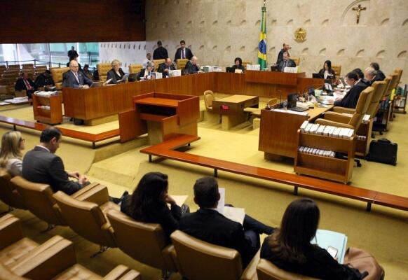 Senador explicou que esses servidores foram contratados por meio de vínculos empregatícios, nomeados em cargos comissionados, ou contratados por meio de cooperativas (Foto: Waldemir Barreto/Agência Senado)