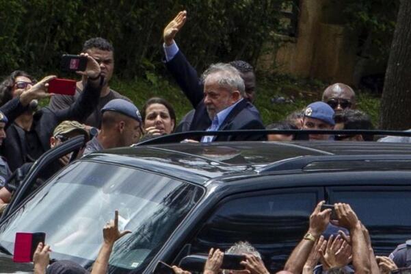 O ex-presidente Lula foi condenado em processo da Lava Jato que apurou crimes de corrupção e lavagem de dinheiro (Foto: Miguel Schincariol/AFP)