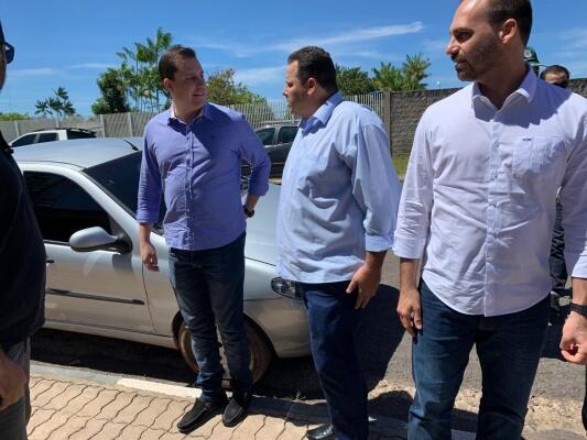 A chegada da Comissão foi recepcionada pelo prefeito de Pacaraima, Juliano Torquato (Foto: Divulgação)