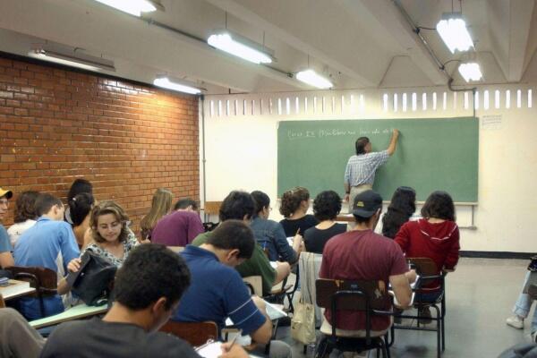 O pedido de aditamento é feito pelas instituições de ensino para depois ter as informações validadas pelos estudantes, no sistema. (Foto: Divulgação)