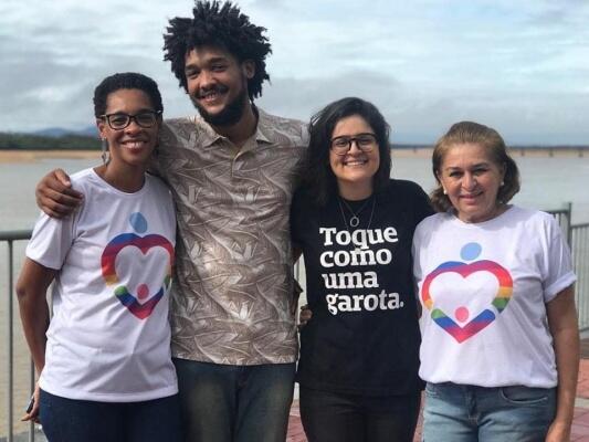 Grupo Mães pela Diversidade vem promovendo uma séries de rodas de conversas com a temática LGBT (Foto: Divulgação)