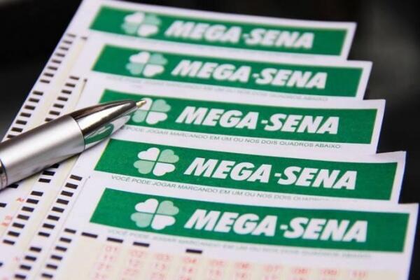 O concurso 2.154 da Mega Sena será sorteado neste sábado, 24, a partir das 20h (Foto: Everton Silveira/Folhapress)