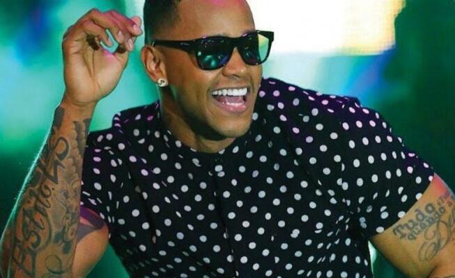 Léo Santana estourou nas rádios com o hit Rebolation, época em que fazia parte da banda Parangolé (Foto: Divulgação)
