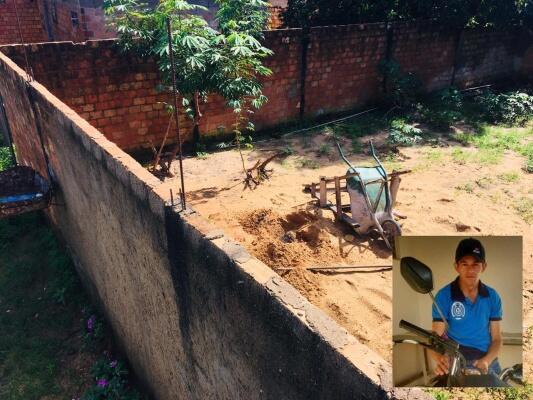 Corpo de pedreiro estava enterrado nos fundos da residência (Foto: Aldenio Soares)