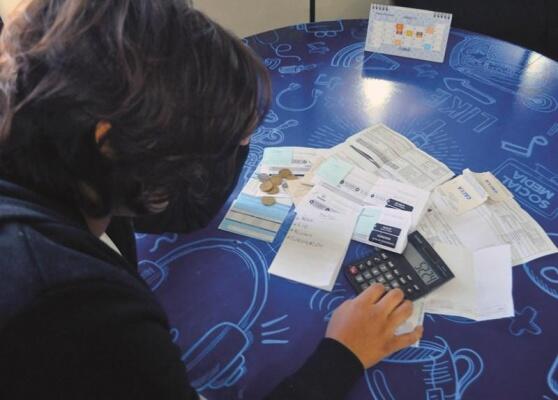 O desemprego é o principal motivo de inadimplência, seguido de redução da renda e descontrole financeiro (Foto: Diane Sampaio/FolhaBV)