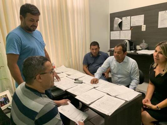 Comissão Temporária de parlamentares viajou na madrugada para Brasília para discutir questão migratória (Foto: CMBV)