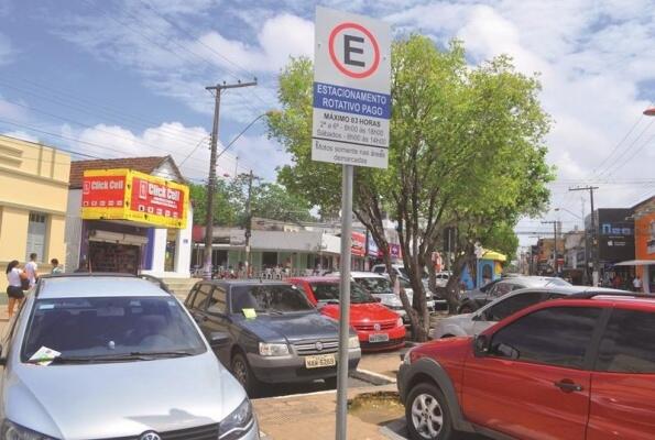 Implantação do estacionamento Zona Azul está suspensa mais uma vez por decisão judicial. (Foto: Diane Sampaio/FolhaWeb)