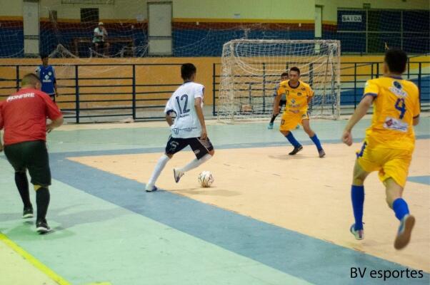 O clássico encerrou o primeiro turno da competição (Foto: Hélio Garcias)