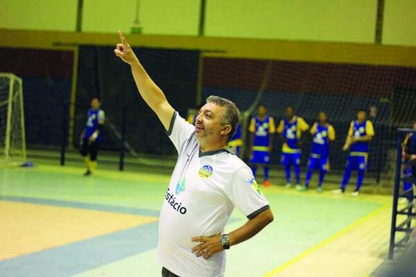 Olano demonstrou confiança em seus comandados e prevê um grande jogo (Foto: Divulgação/Constelação FC)