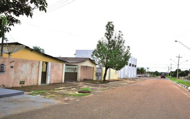 Pedido de reintegração pela união abrangeria cerca  de 44 quadras do bairro Paraviana (Foto: Diane Sampaio/FolhaBV)