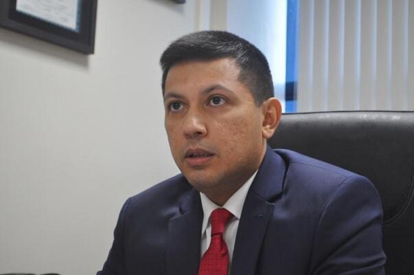 O juiz auxiliar da Presidência, Aluízio Ferreira, afirmou que o pagamento mensal dos precatórios está sendo feito de forma regular pelo Governo (Foto: Diane Sampaio/FolhaBV) O juiz auxiliar da Presidência, Aluízio Ferreira, afirmou que o pagamento mensal dos precatórios está sendo feito de forma regular pelo Governo (Foto: Diane Sampaio/FolhaBV)