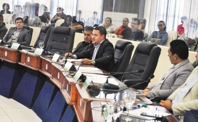Procedimento foi apresentado pelo vereador Ítalo Otávio (PR) e assinado por mais oito parlamentares (Foto: Diane Sampaio/FolhaBV)