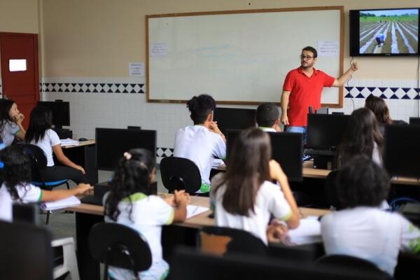 Serão disponibilizadas 42 vagas para professor EBTT e 18 vagas para TAEs (Foto: Divulgação)