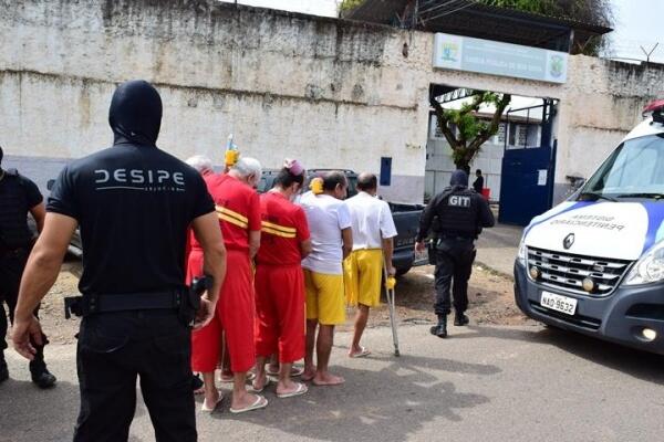 A transferência foi iniciada por volta das 9 horas desta sexta-feira, 30 (Foto: Diane Sampaio/FolhaBV)