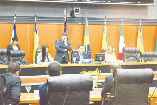 Projeto recebeu 16 votos favoráveis e deve passar por sanção governamental (Foto: Diane Sampaio/FolhaBV)