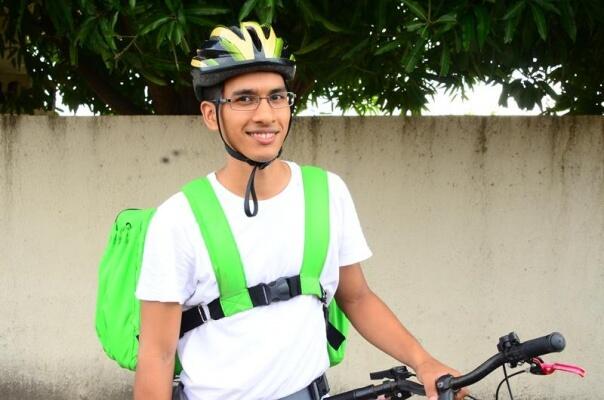 Ele encontrou nos serviços de delivery dos aplicativos uma possibilidade de não ficar parado e ganhar dinheiro (Foto: Nilzete Franco/Folhabv)