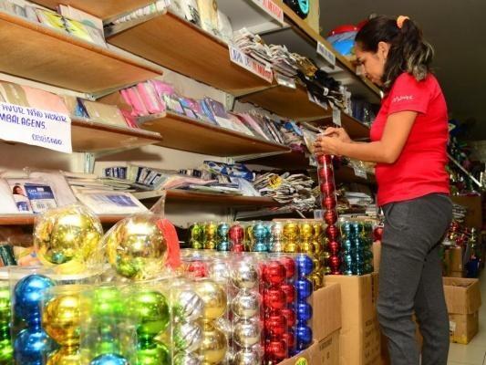 Vagas temporárias para as festividades de fim de ano contribuíram para que 785 mil pessoas começassem a trabalhar (Foto: Nilzete Franco/Folha BV)