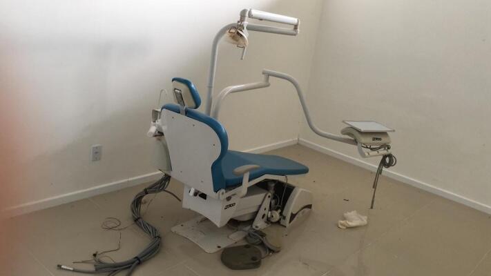 No consultório odontológico existe somente uma cadeira de dentista (Foto: Divulgação)