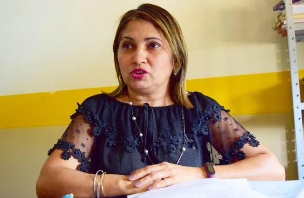 Analista educacional Ana Alves explicou que o reprovado somente em matemática pode solicitar uma prova especial pelo estado (Foto: Diane Sampaio/FolhaBV)